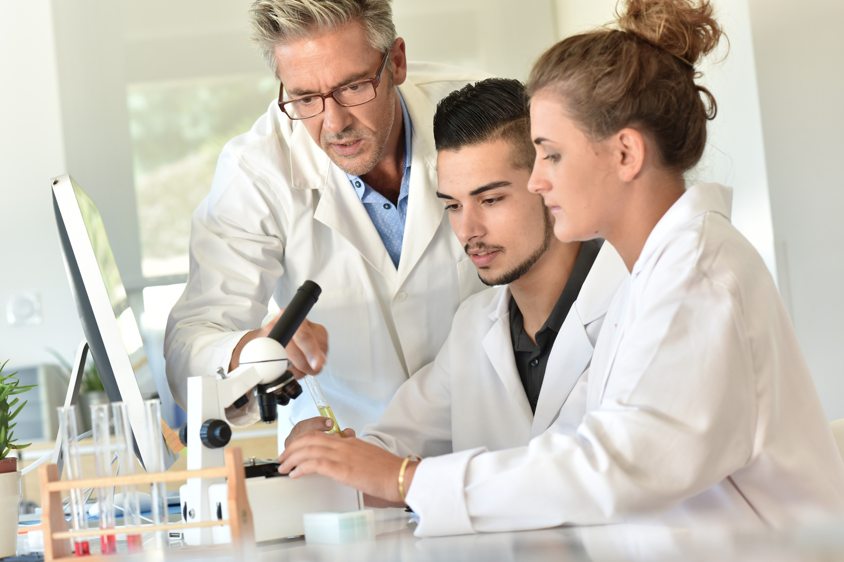 Finding a research laboratory | Campus France